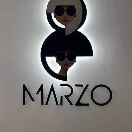 8 Marzo فندق مبيت وإفطار 3*